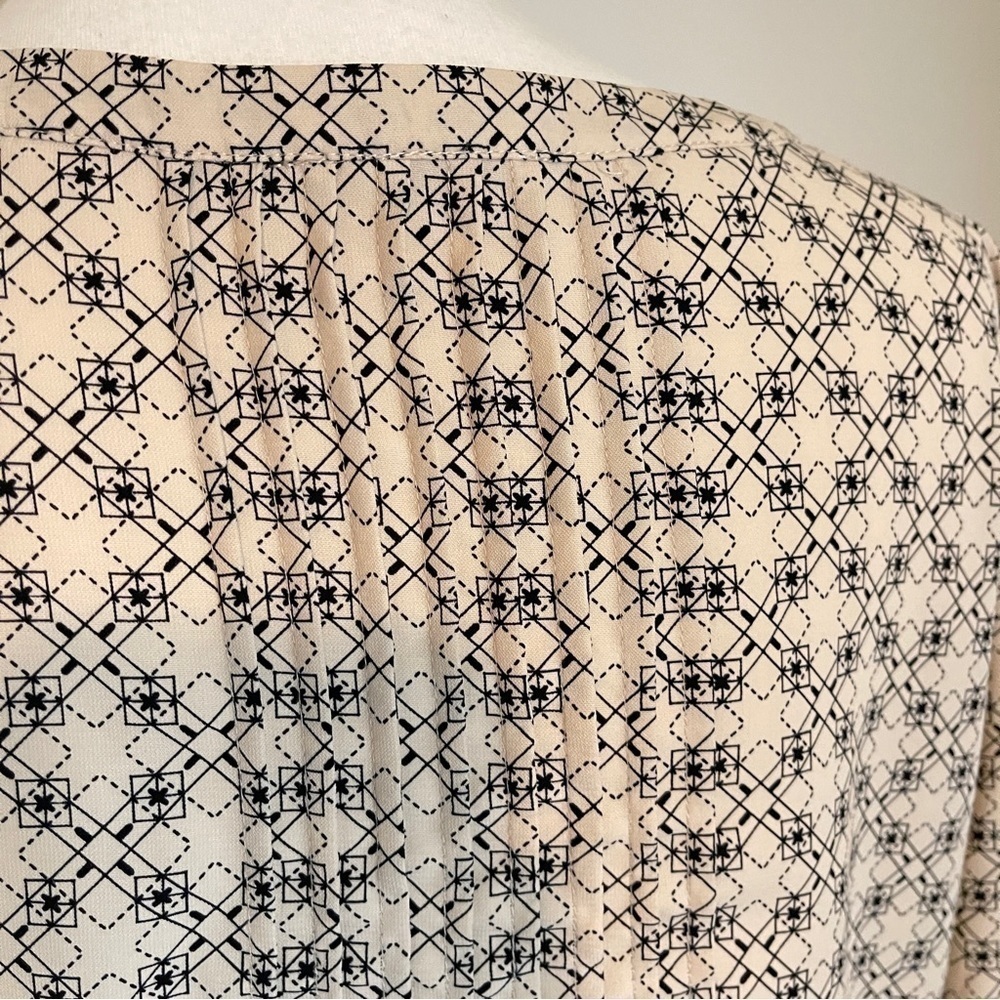 Pleione Geometric Cream & Black Geometric Print Blouse | Size M - Picture 5 of 11